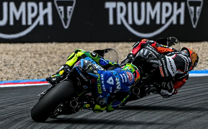 motogp llantas lisas Temperatura de las llantas: cómo afecta de verdad al agarre y qué debes tener en cuenta en moto 4 Motos de carreras, allí la temperatura de las llantas si es vital