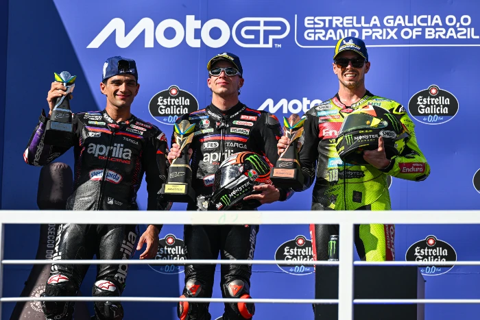 doble podio aprilia en brasil Aprilia: la evolución tecnológica italiana que hoy desafía a los gigantes de MotoGP 4 Marco Bezzecchi, Jorge Martín y Fabio Di Giannantonio
