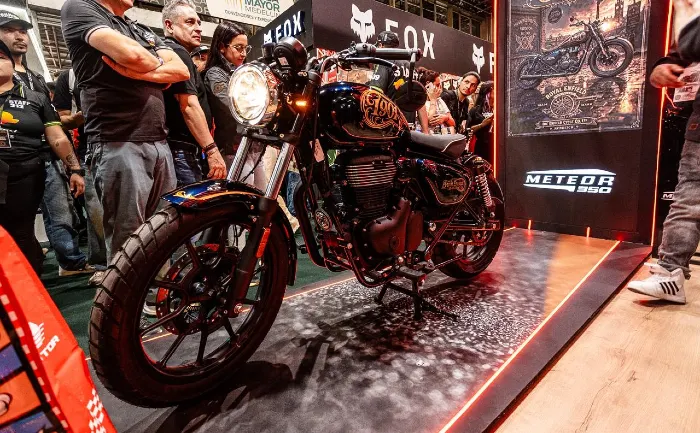 meteor 125 anos Royal Enfield 125 años de historia consolida su crecimiento en Colombia en la F2R 1 Meteor 350 customizada con motivo de los 125 años de Royal Enfield