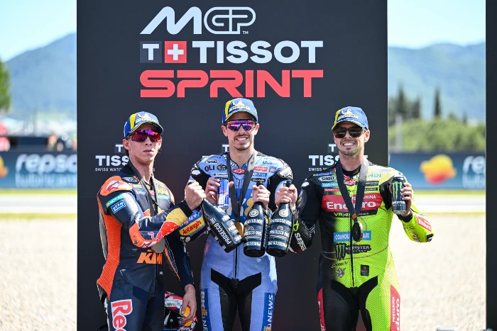 protagonistas del gran premio catalan 2026 MotoGP: lo que vimos en el Gran Premio de Catalunya no fue deporte, fue simplemente negocio 6 Este fue el podio de la carrera corta