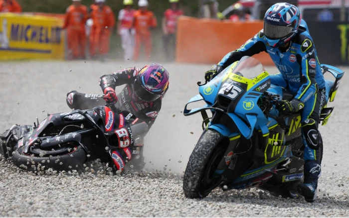 raul fernandez y jorge martin gp catalan MotoGP: lo que vimos en el Gran Premio de Catalunya no fue deporte, fue simplemente negocio 3 Jorge Martín queda por fuera tras un golpe con Raúl Fernández