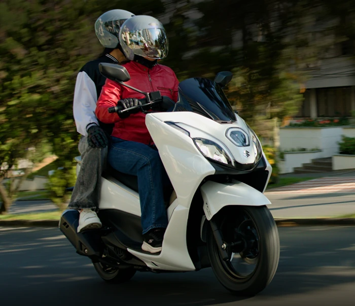 suzuki burgman 15 Suzuki Burgman 15, GN160 y la GSX-8T tres nuevos lanzamientos en Colombia 1 Suzuki Burgman 15