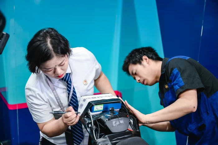 cfmoto record velocidad La CFMOTO V4 SR-RR rompe la barrera de los 300 km/h récord de velocidad histórico para las motos chinas 3 Mediciones de la cfmoto récord de velocidad para china
