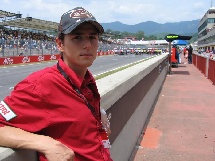en el mundial de 250 martin cardenas Martín Cárdenas y Yonny Hernández: la historia de los pioneros colombianos en el Mundial de Motociclismo 1 Martín Cárdenas y Yonny Hernández pioneros del mundial de velocidad