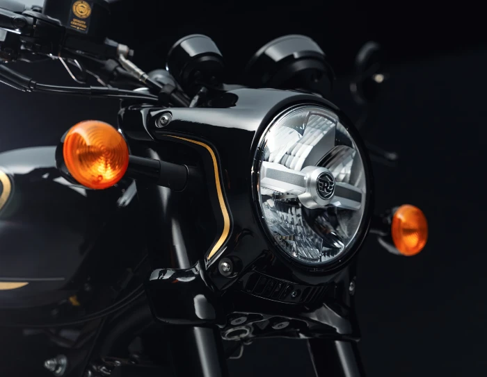farola royal enfield shotgun 650 x rough crafts Royal Enfield Shotgun 650 x Rough Crafts: Colombia recibirá solo dos unidades de esta edición limitada 3 Con la Shotgun 650 de base, nace la Royal Enfield Shotgun 650 x Rough Crafts