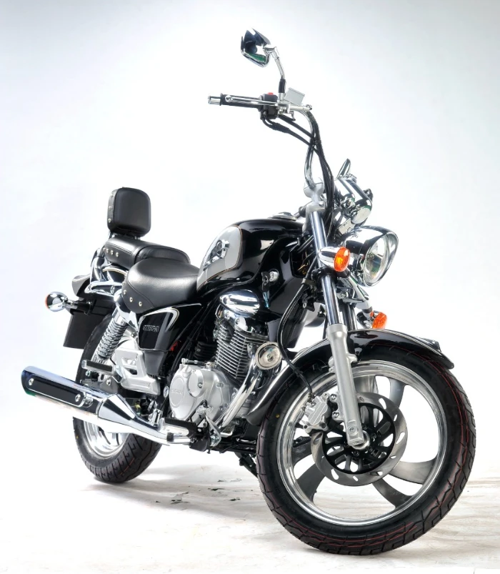 gz 150 negra Suzuki GZ 150: la pequeña cruiser de miles de motociclistas 1 Suzuki GZ 150 una moto pequeña de estilo cruiser