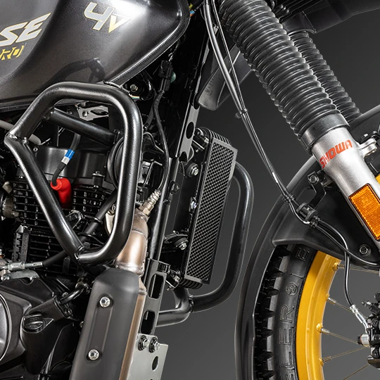 hero xpulse 200 pro 2 0 defensas Hero Xpulse 200 Pro 2.0: la aventura se fortalece con una versión más equipada para Colombia 3 Detalle de la Xpulse de las defensas, suspensión y rines