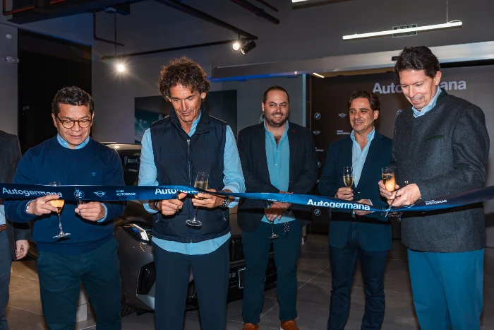 inauguracion oficial autogermana medellin retail Autogermana inaugura en Medellín su nueva vitrina Retail Next con BMW Motorrad, BMW y MINI 4 Inauguración tienda Autogermana en LeMont