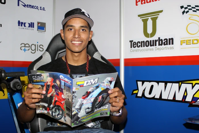 yonny hernandez box moto2 Martín Cárdenas y Yonny Hernández: la historia de los pioneros colombianos en el Mundial de Motociclismo 5 Yonny Hernández piloto de Moto2 en el mundial de velocidad