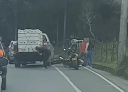 errores al manejar moto circular por la berma 10 errores al conducir una moto que pueden terminar en un accidente 2 errores al conducir moto por la berma