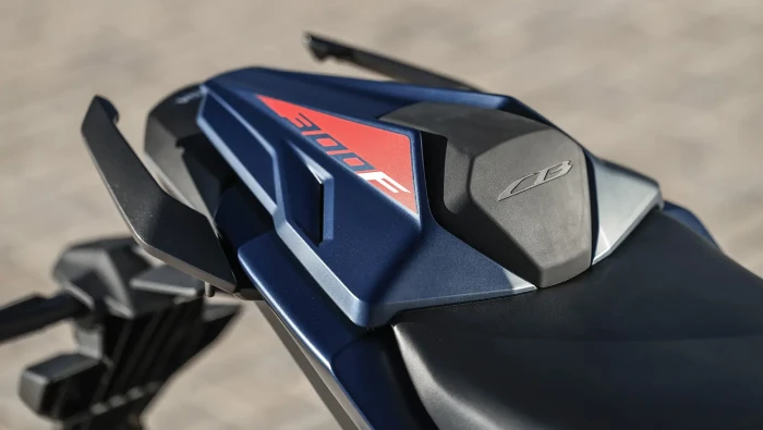 honda cb300f twister 2027 solo seat La Honda CB300F Twister 2027 se pone más agresiva 2 Aquí la opción Solo Seat para la Honda CB300F Twister 2027