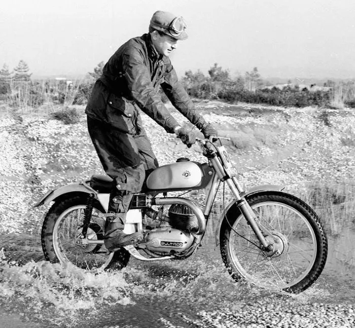 sammy miller compitiendo con la bultaco sherpa ¡Bultaco regresa! con la nueva Rally GT 300 2 Sammy Miller en la Bultaco Sherpa