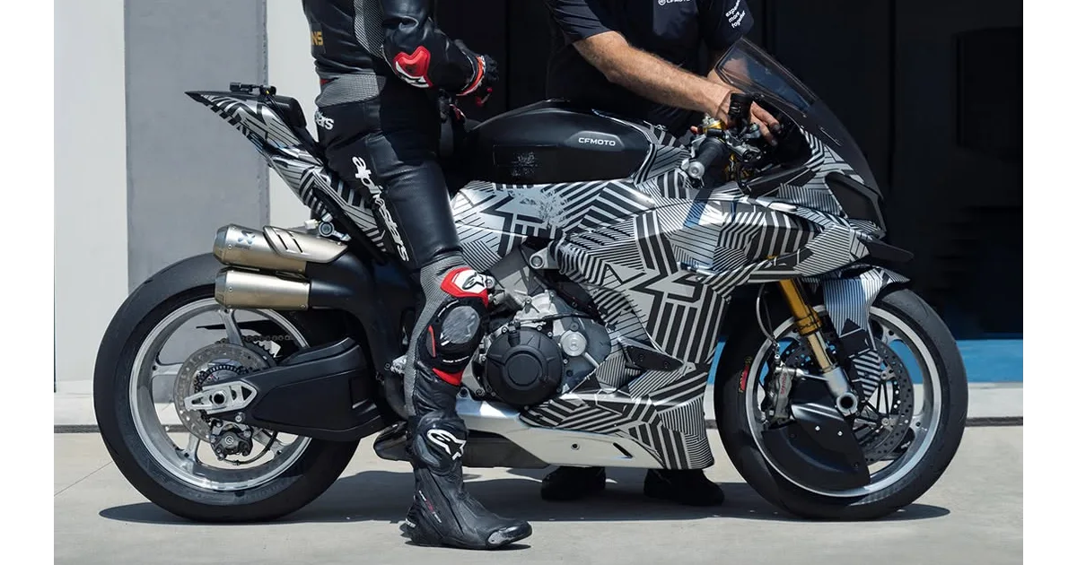 CFMOTO V4 SR-RR