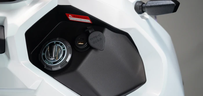 detalle adxtg 175 SYM ADXTG 175: un scooter que apuesta por el lado más crossover 2 detalle adxtg 175 SYM ADXTG 175: un scooter que apuesta por el lado más crossover La Revista De Motos