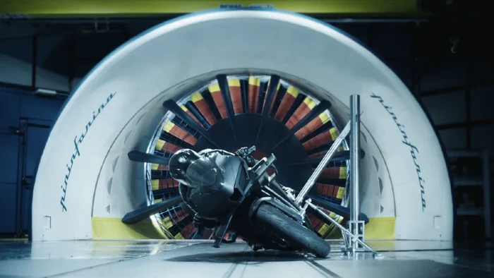 moto tunel de viento cfmoto pininfarina CFMOTO y Pininfarina: el secreto italiano detrás de la aerodinámica de sus motos 2 CFMOTO y Pininfarina la unión de dos grandes para hacer una moto única
