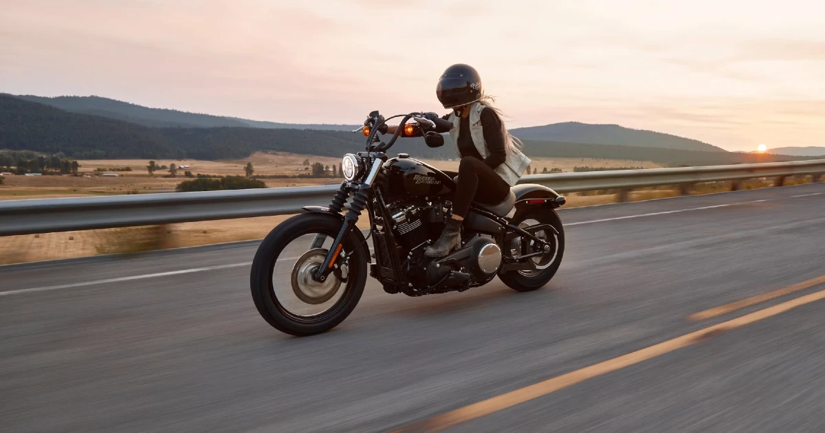 proteger tus dispositivos en hostales cuando viajas en moto