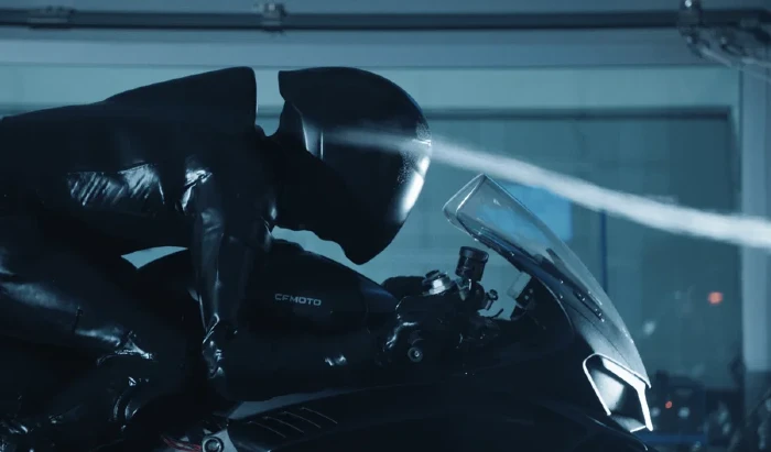 resistencia al viento cfmoto pininfarina CFMOTO y Pininfarina: el secreto italiano detrás de la aerodinámica de sus motos 3 Resistencia al viento en el tunel de Pininfarina con una CFMOTO