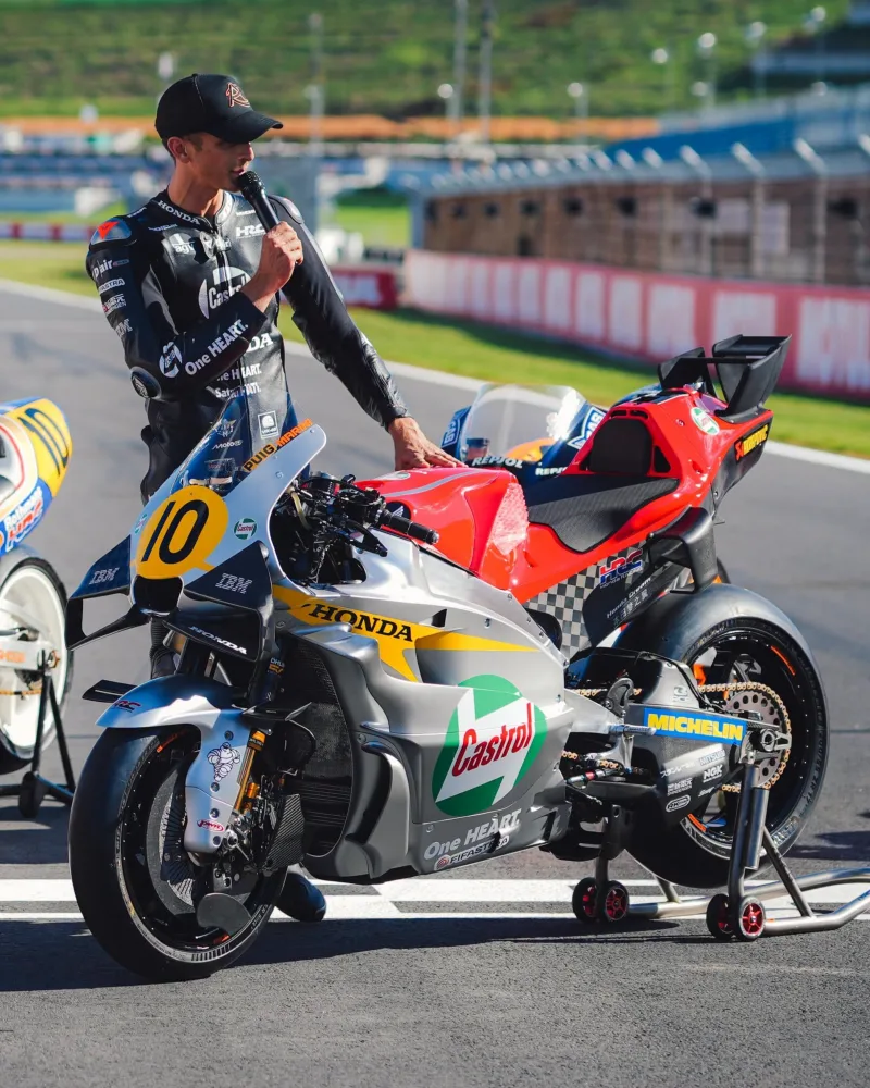 60 anos del hrc de honda luca marini con su moto 60 años del HRC de Honda, sus RC213V se visten de historia para celebrar 3 Luca Marini habla sobre el decorado especial que celebra los 60 años del HRC Honda