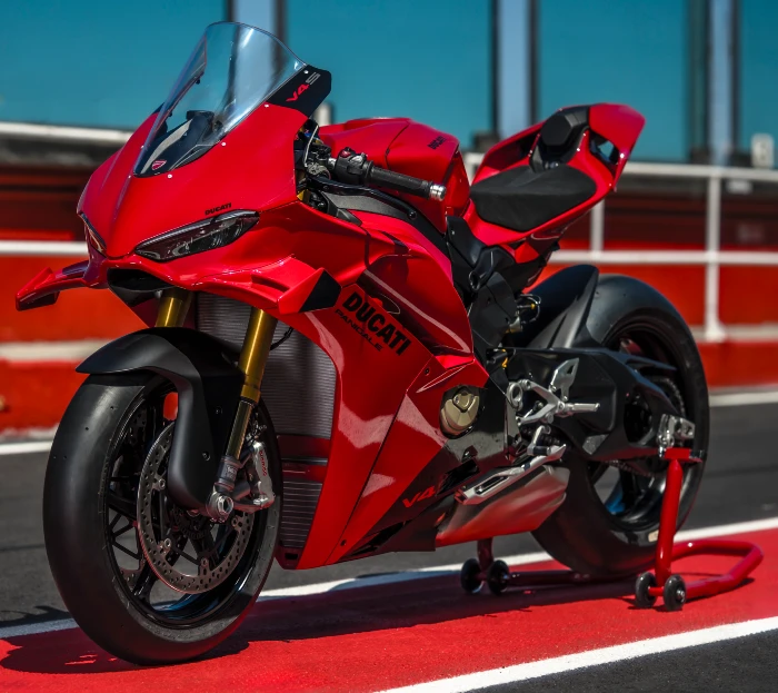 ducati panigale v4 s 2027 foto estatica Nueva Ducati Panigale V4 2027: tecnología de MotoGP y colores Lamborghini 1 Ducati Panigale V4 S 2027