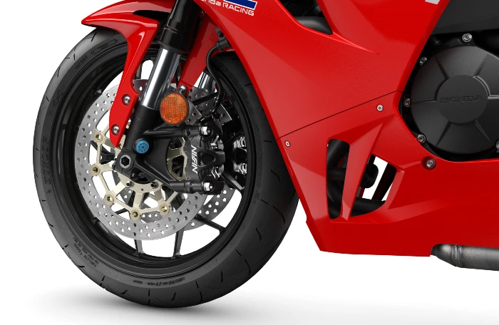 honda cbr600rr 2027 estatica tren delantero ¡Regresa una leyenda! Honda CBR600RR 2027: cuatro cilindros y ADN de circuito 2 Tren delantero de la Honda CBR600RR 2027