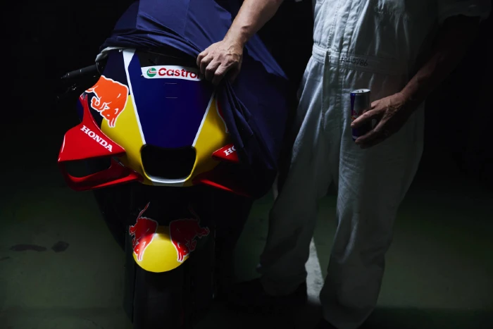 honda hrc y red bull motogp 2027 60 años del HRC de Honda, sus RC213V se visten de historia para celebrar 6 Red Bull se une al HRC Honda
