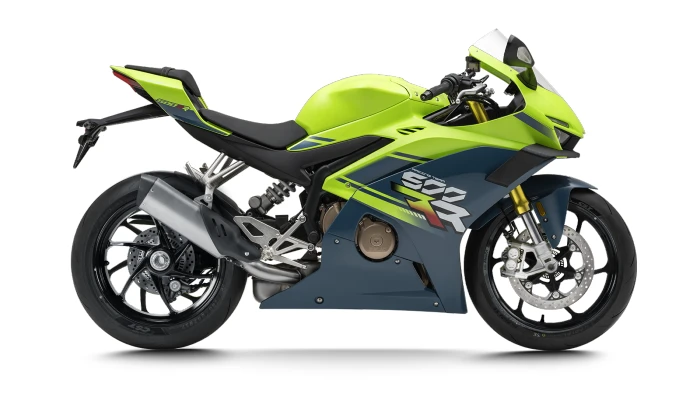 zxmoto 500rr verde ZXMOTO 500RR: La tetracilíndrica china llega a Europa 3 con este tono verde vemos la deportiva ZXMOTO 500RR con motor tetracilíndrico