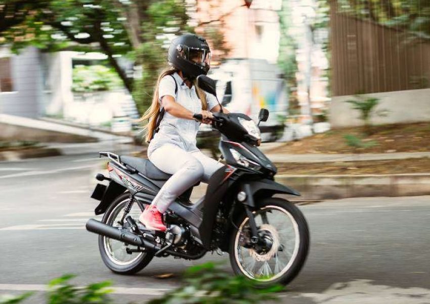 AKT Especial 100