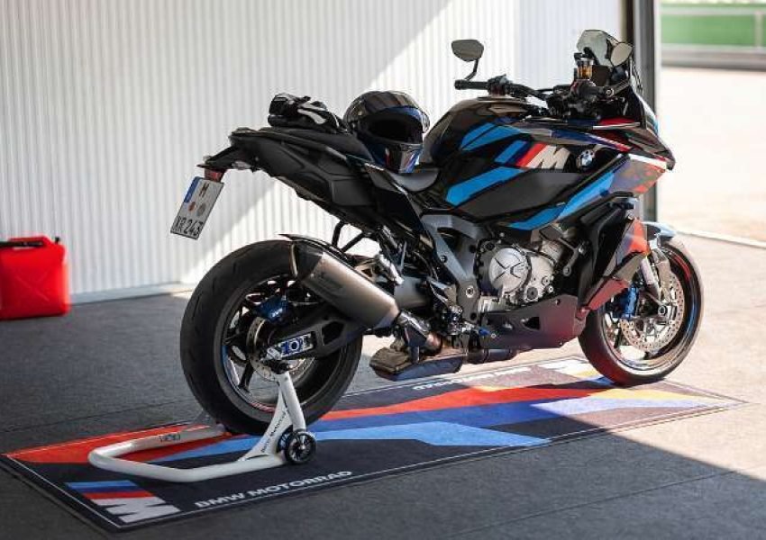 BMW M 1000 XR