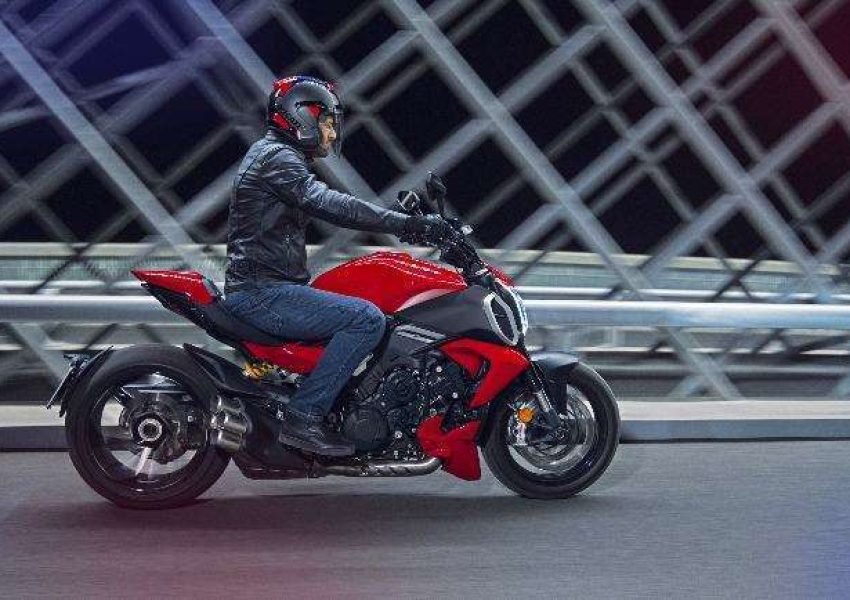 Ducati Diavel V4