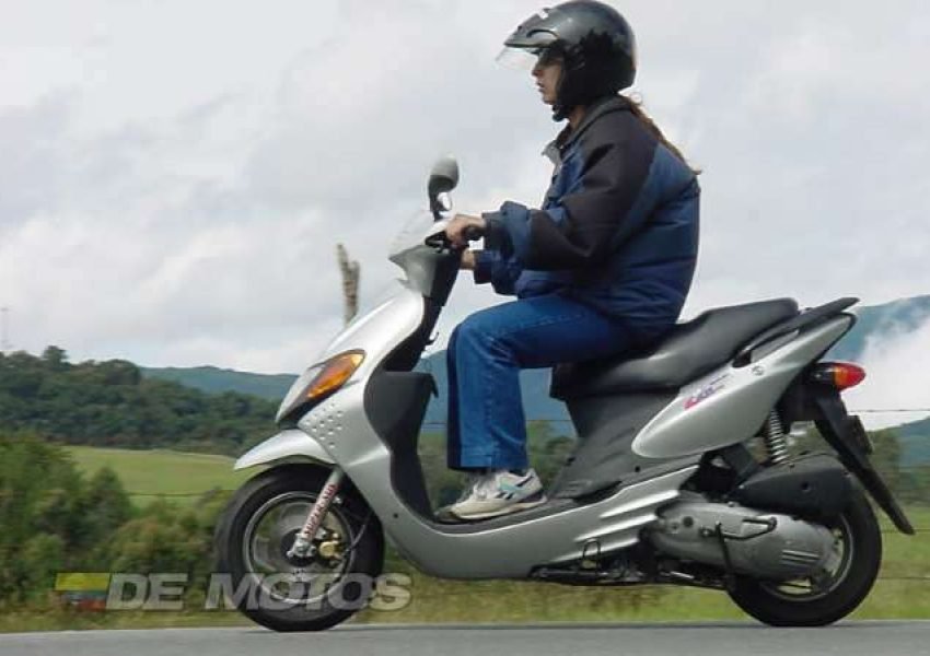 Suzuki Space AN 100