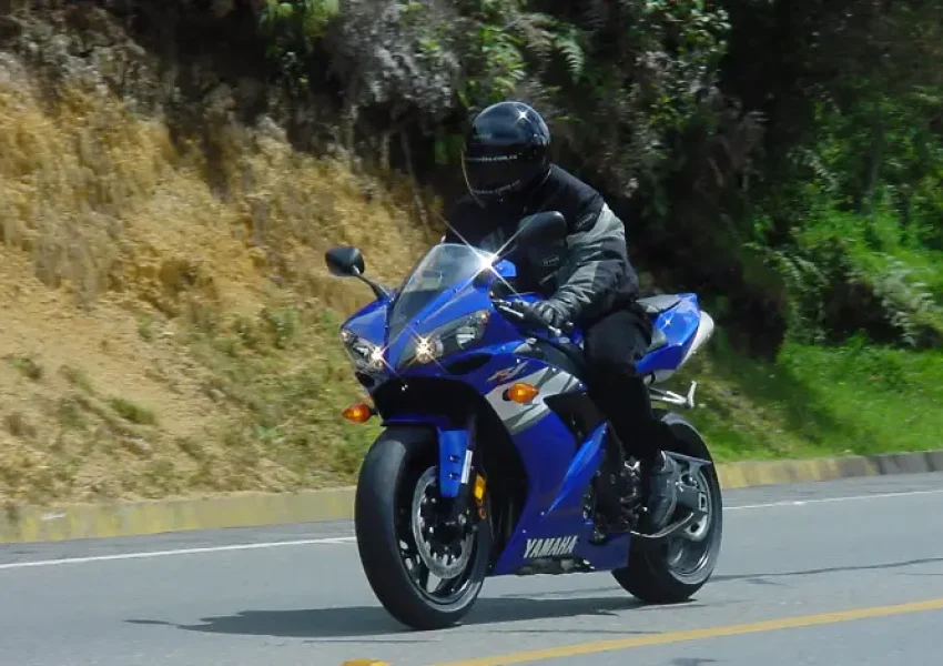 Yamaha R1 2004