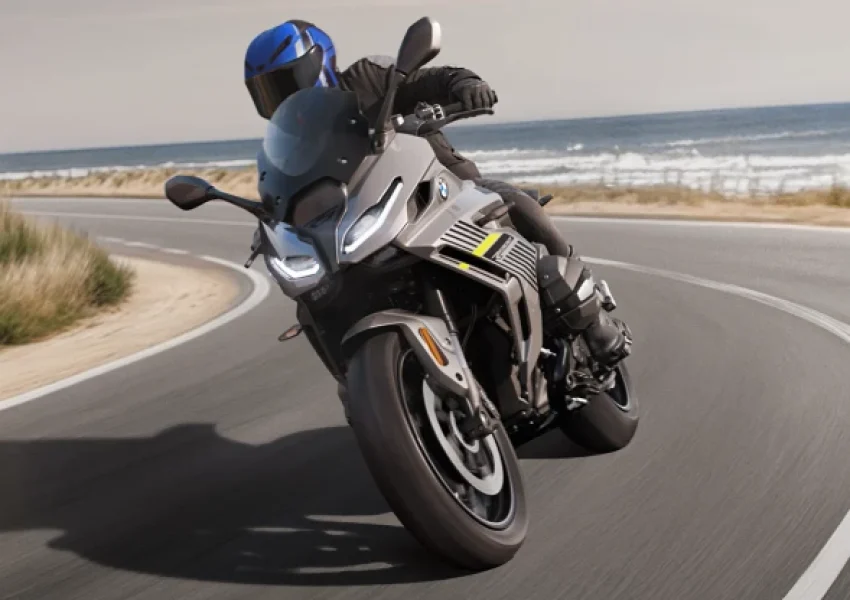 bmw-r-1300-rs-2025-02
