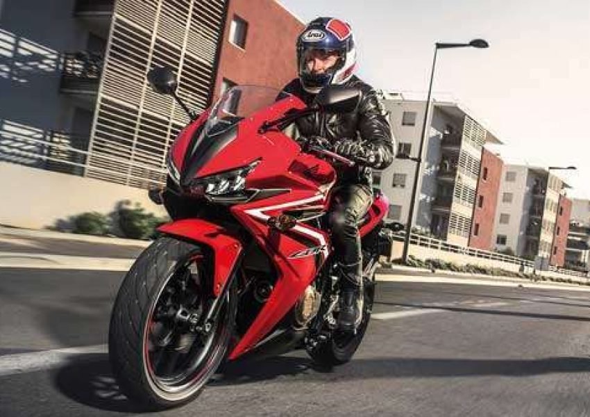 honda-debut-2016-cbr500r_P