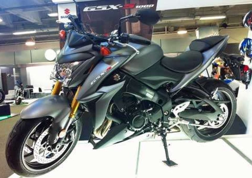 suzuki-salon-P